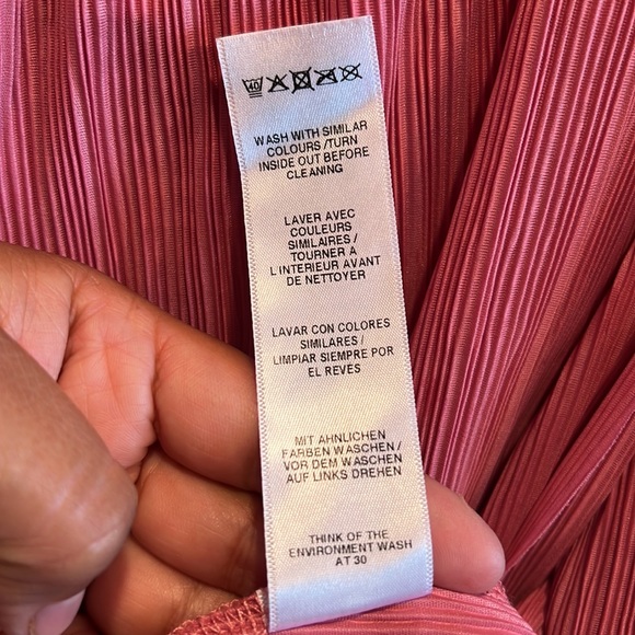 Asos Pink faux wrap splice neckline v neck short sleeve pleated barbie accent 4 - Picture 7 of 11